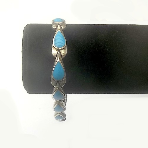 Indian Bracelet with Teardrop Turquoise design