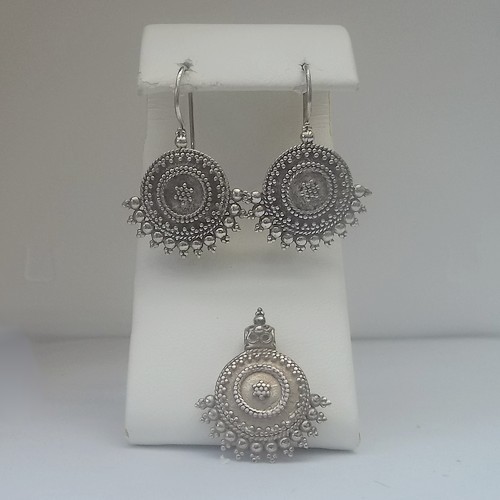 Traditional Indian Earrings & Pendant Set